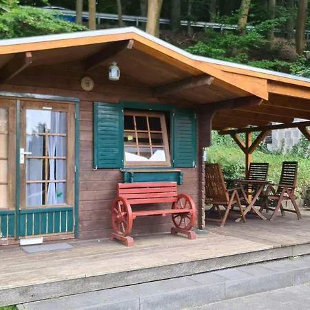 Kaiserbad-ahlbeck-rustikales-holzhaus-strandbude