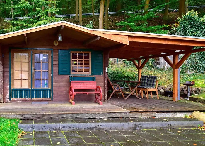 Kaiserbad-ahlbeck-rustikales-holzhaus-strandbude *